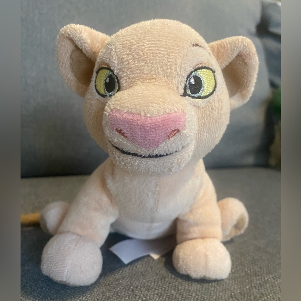 Disney Store Nala Lion Cub Plush Toy preowned 6”